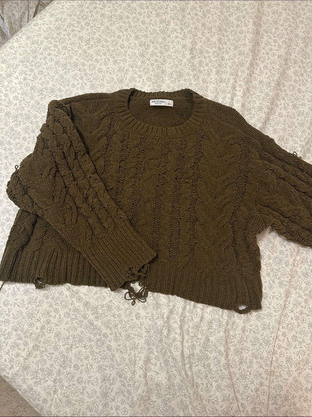 Arizona Jean Company Olive Green Cable-Knit Cropped Sweater